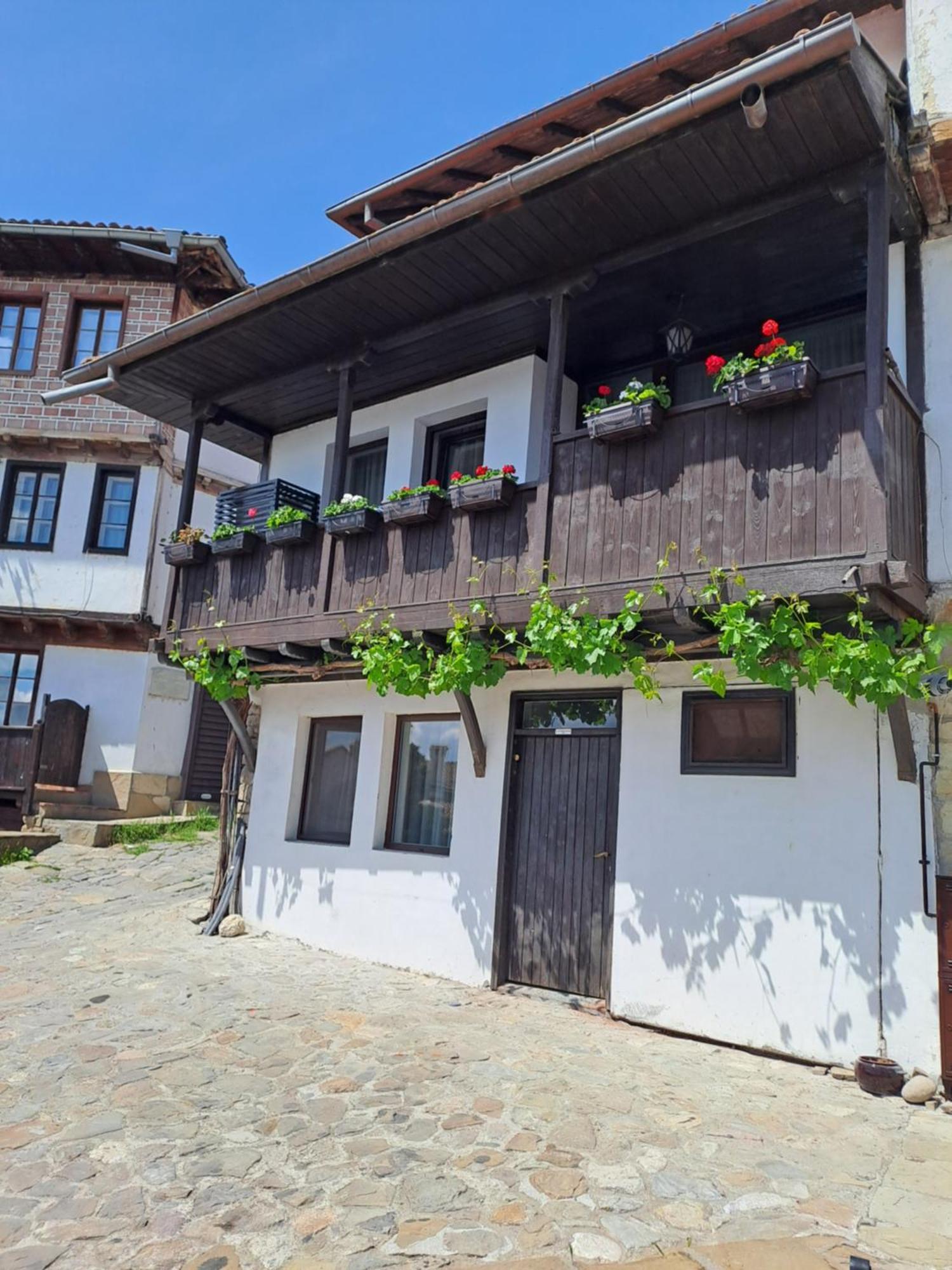 Guest House Lazara Veliko Tŭrnovo Exterior foto